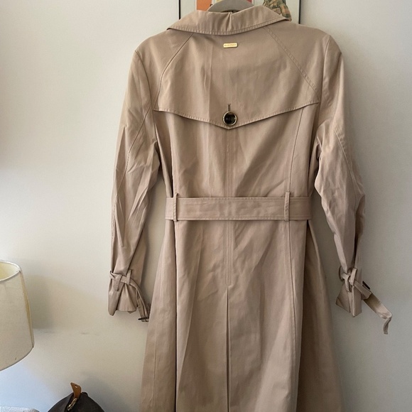 🍂Classic Ellen Tracy Beige Trench W/Belt Coat Size Petite Medium - Picture 2 of 7